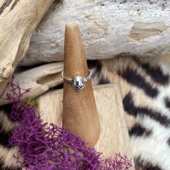 Sterling Silver Skull Toe Ring - Picture 5 of 5